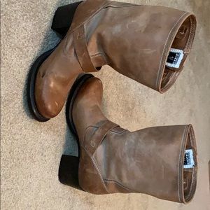 Fryer. Boots.Leather